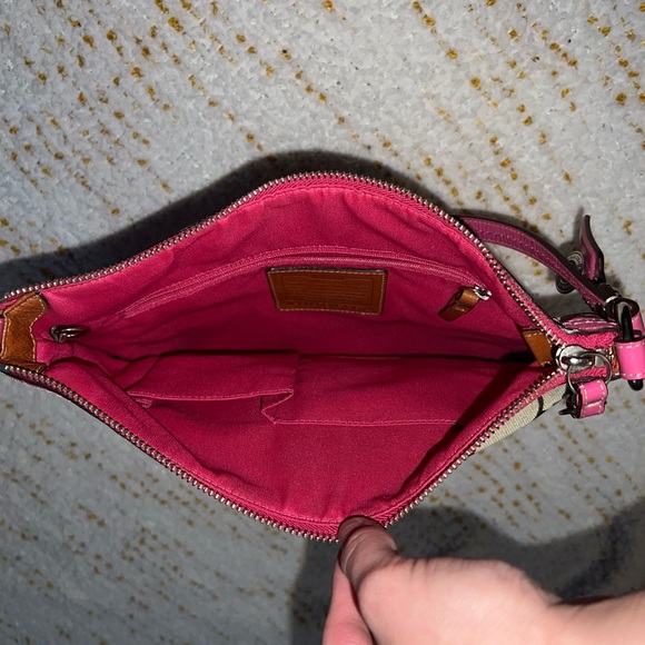 *barely used* Vintage hot pink & tan COACH medium to large sized shoulder purse - Picture 7 of 8